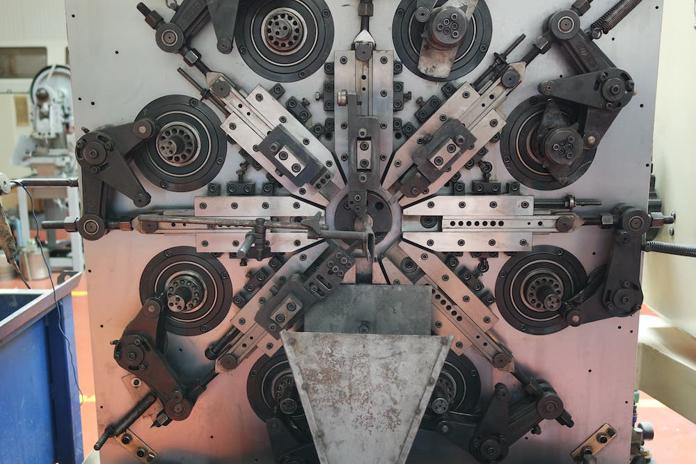 Machines pour fabrication de ressorts